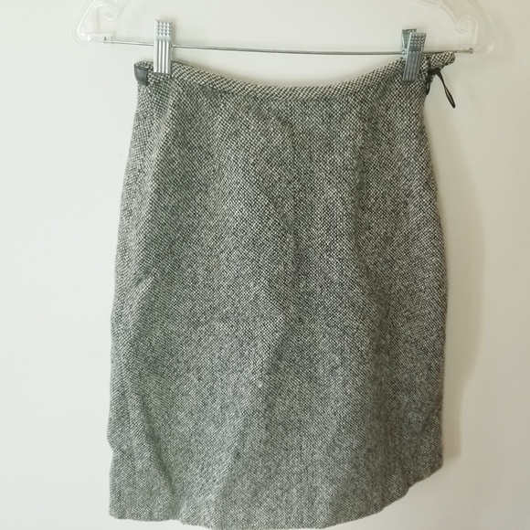 Gen Skirt - Picture 3 of 4